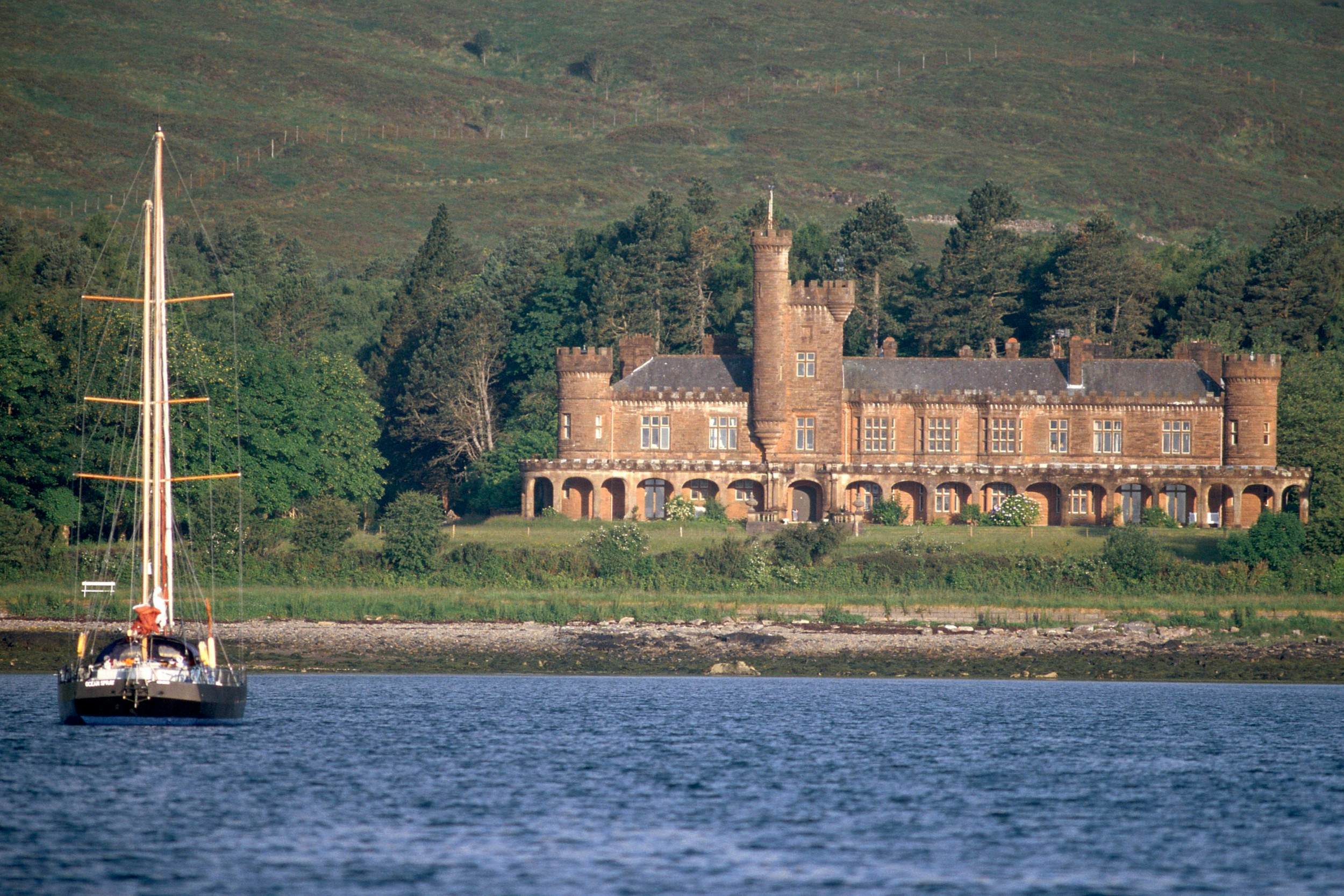 A tiny remote island in Scotland’s Inner Hebrides is looking for new residents Lonely